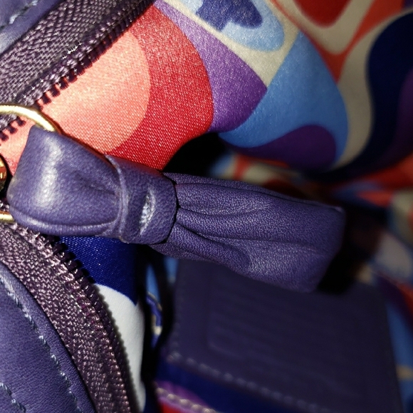 Coach Turnlock Lambskin Shoulderbag - Picture 7 of 9